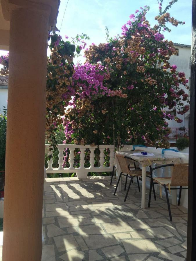 טרוגיר Villa Kartelo מראה חיצוני תמונה